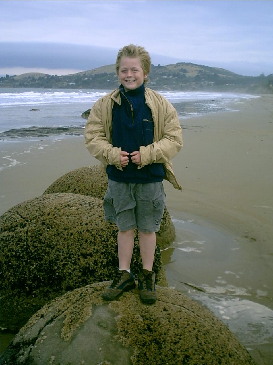 Kiesanowski and Kerdemelidis wedding trip/5_Moeraki_Beach/IMG00001.JPG